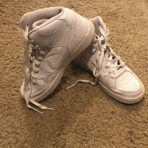 NIKE HIGH TOP WHITE 8.5